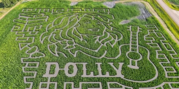 ECCO I LABIRINTI DI MAIS IN RICORDO DI DOLLY PARTON